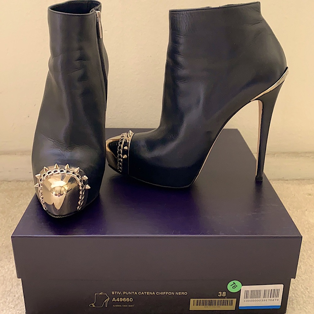 Le Silla, New Black Booties, Size 38, with Box